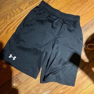 Youth medium UA shorts